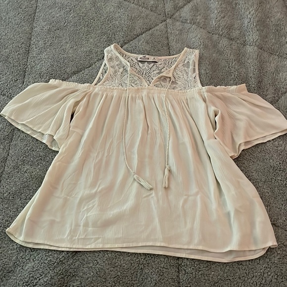 Flowing Hollow Laced Blouse: WHITE /